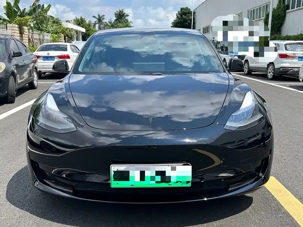 Tesla Model 3 — фото 7