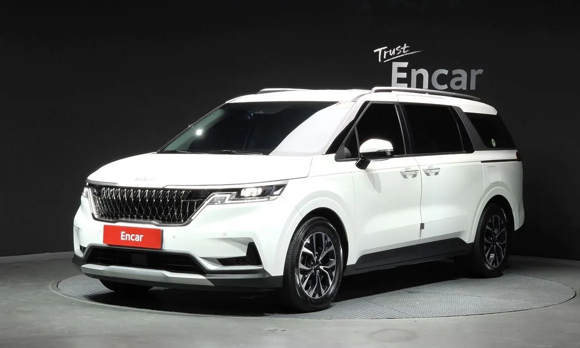 Kia Carnival — фото 1
