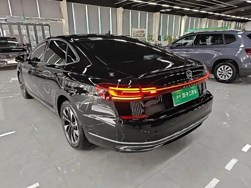 Volkswagen Passat — фото 10