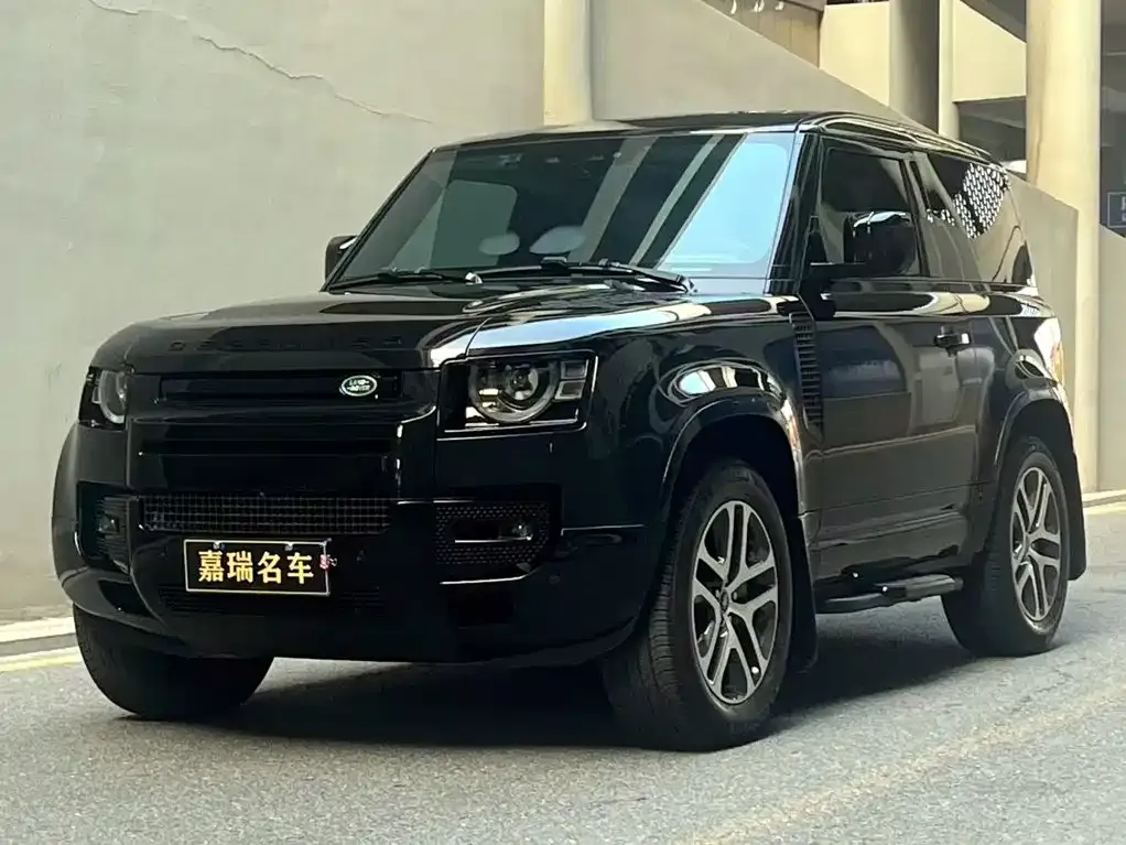 Land Rover Defender — фото 1