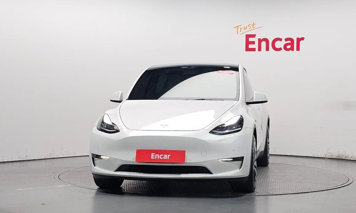 Tesla Model Y — фото 8