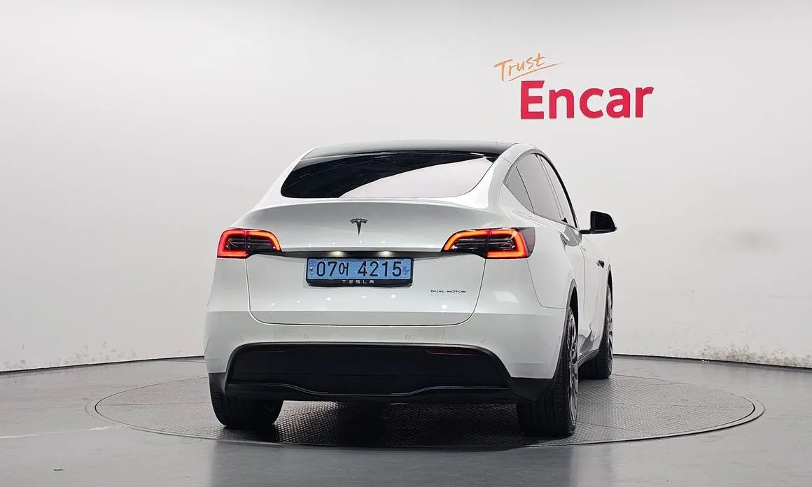 Tesla Model Y — фото 4