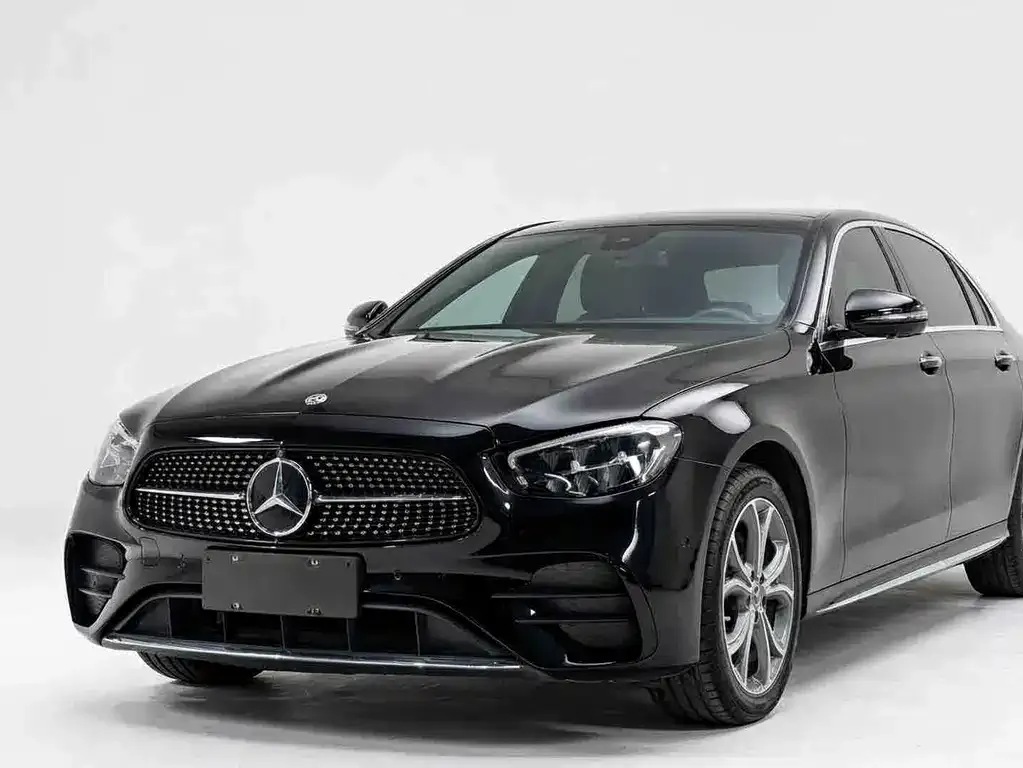 Mercedes-Benz E-Class — фото 1