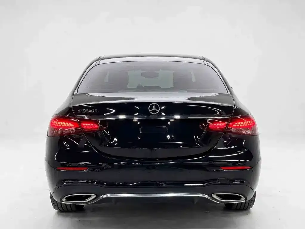 Mercedes-Benz E-Class — фото 9