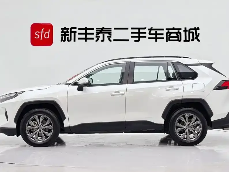 Toyota RAV4 — фото 5