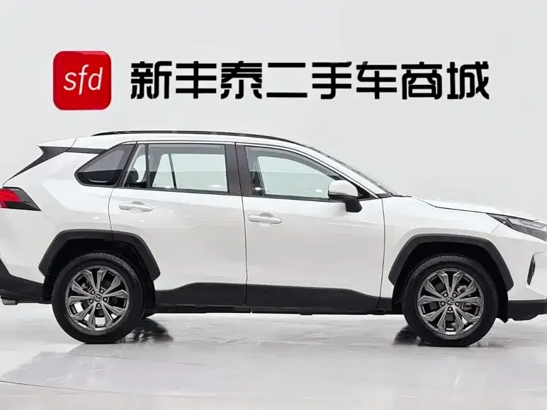 Toyota RAV4 — фото 9