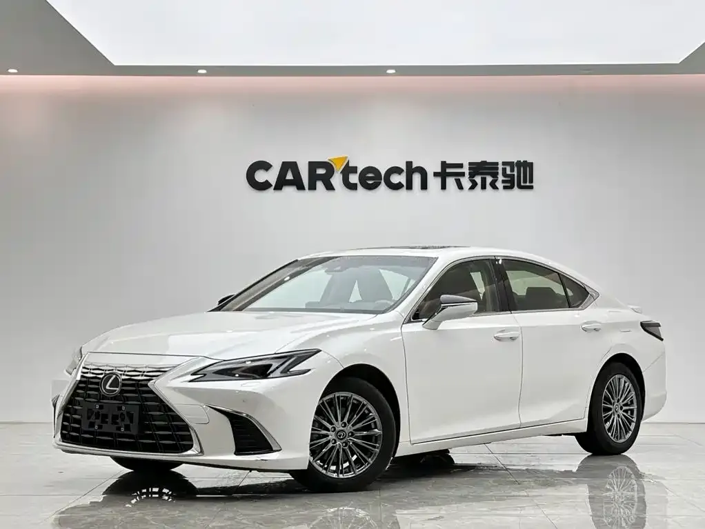 Lexus ES — фото 1