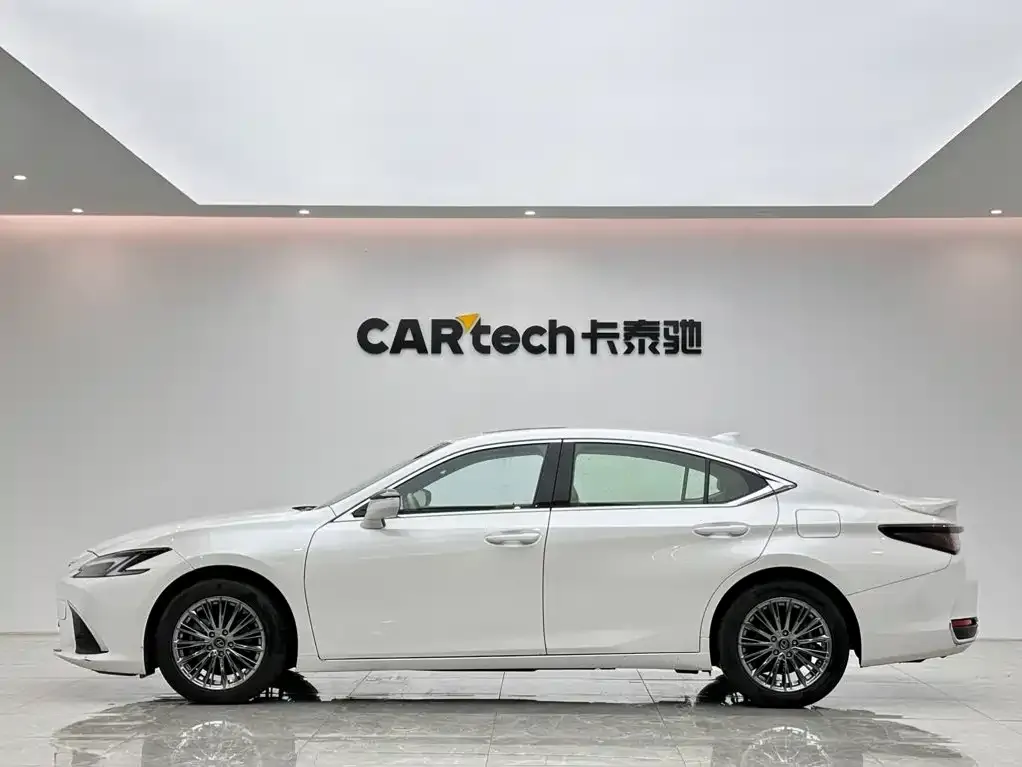 Lexus ES — фото 4
