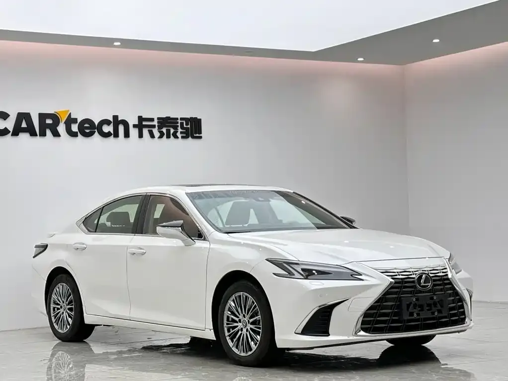 Lexus ES — фото 7