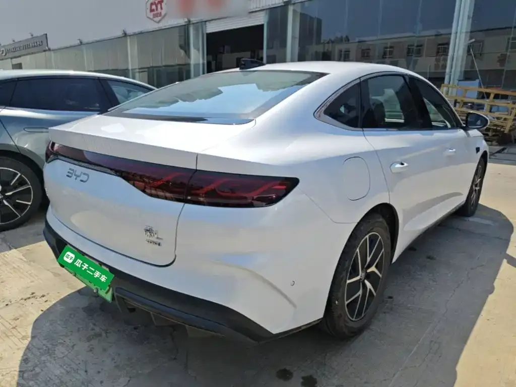 BYD Qin L — фото 10