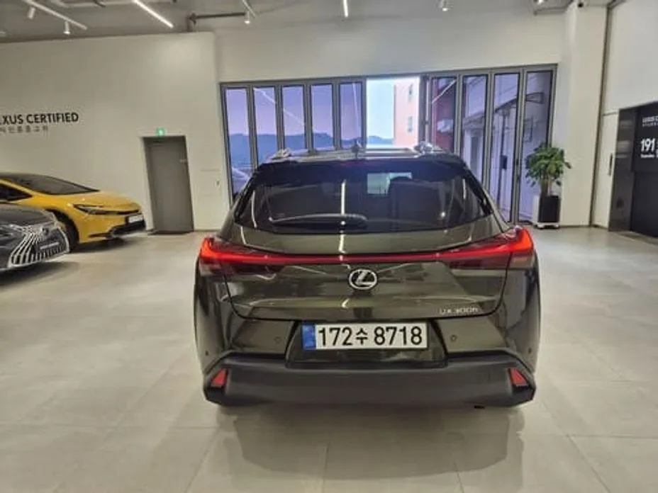 Lexus UX — фото 6