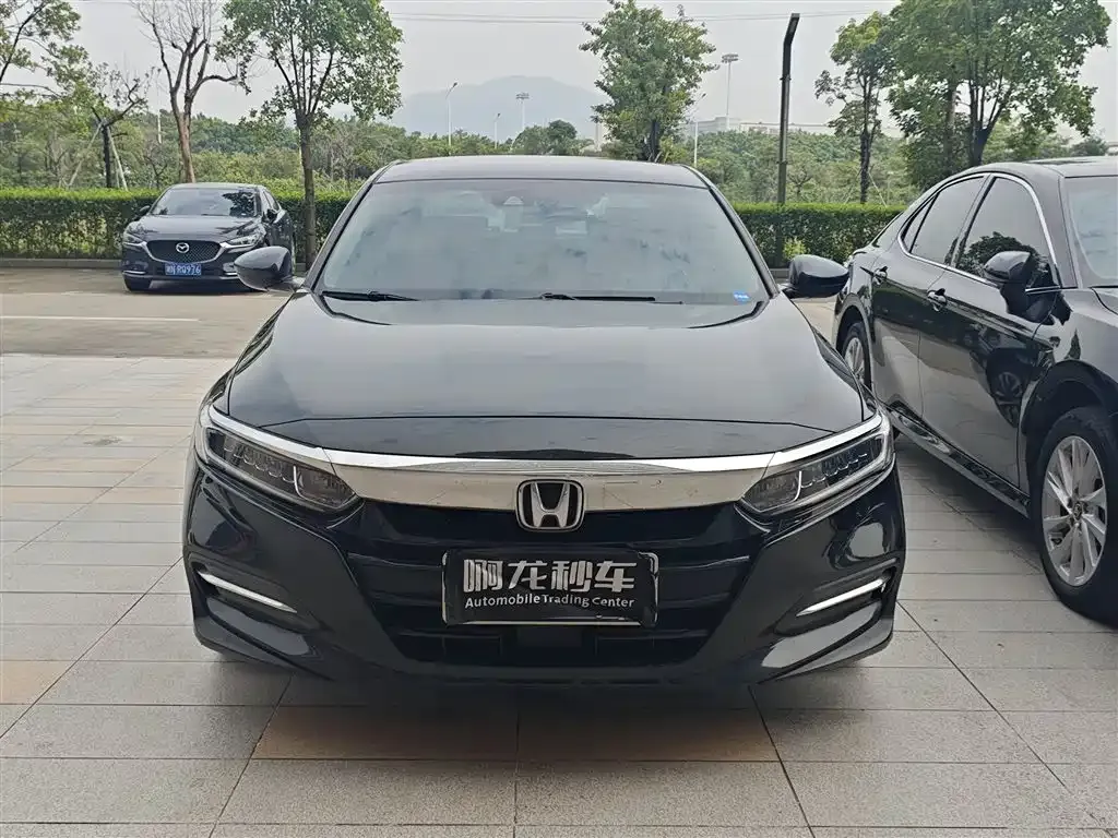 Honda Accord — фото 8