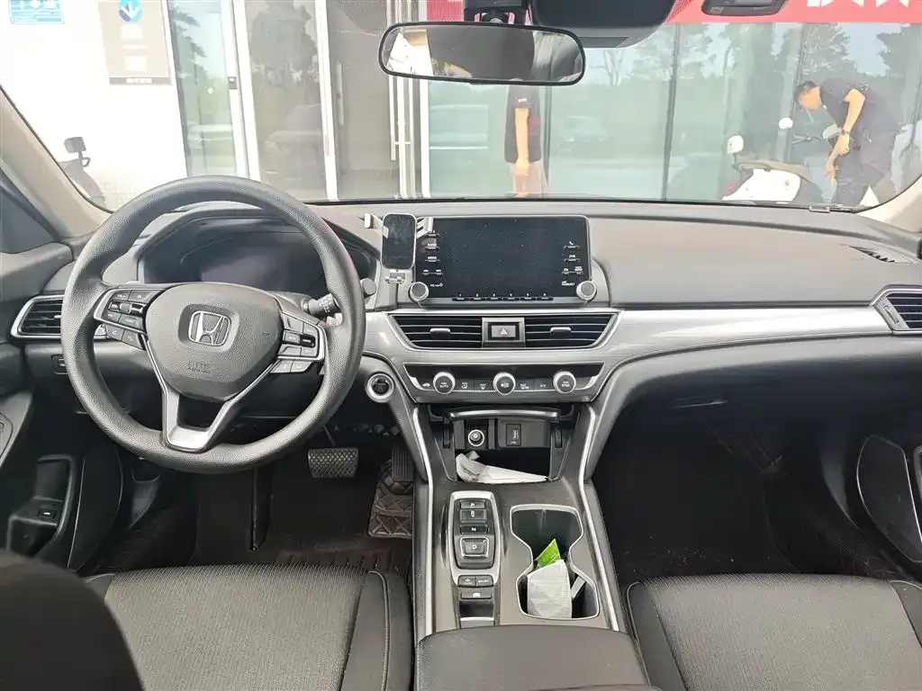 Honda Accord — фото 7