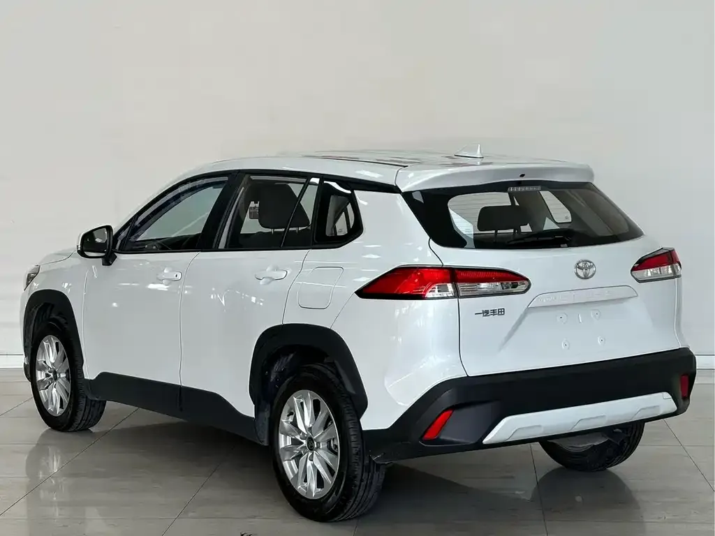Toyota Corolla Cross — фото 9