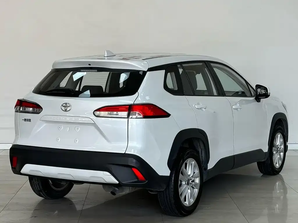 Toyota Corolla Cross — фото 2
