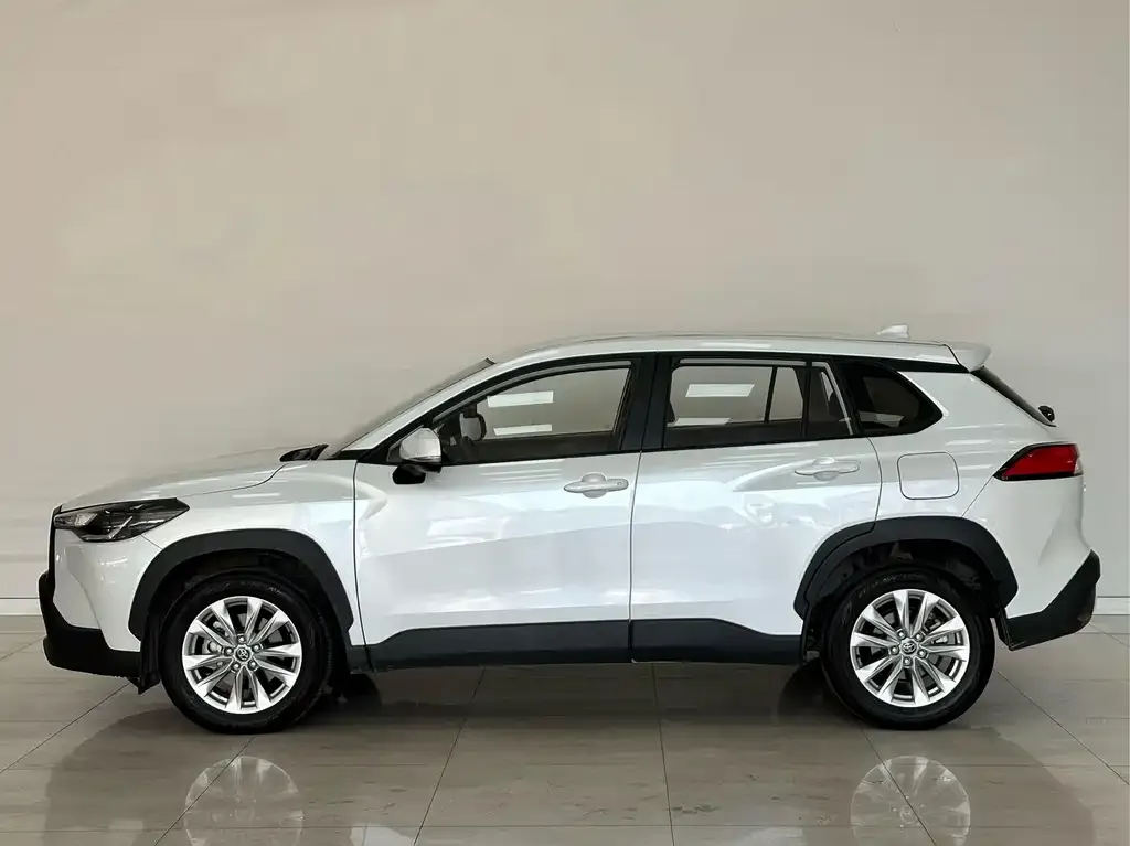 Toyota Corolla Cross — фото 4