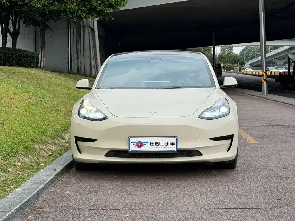Tesla Model 3 — фото 10