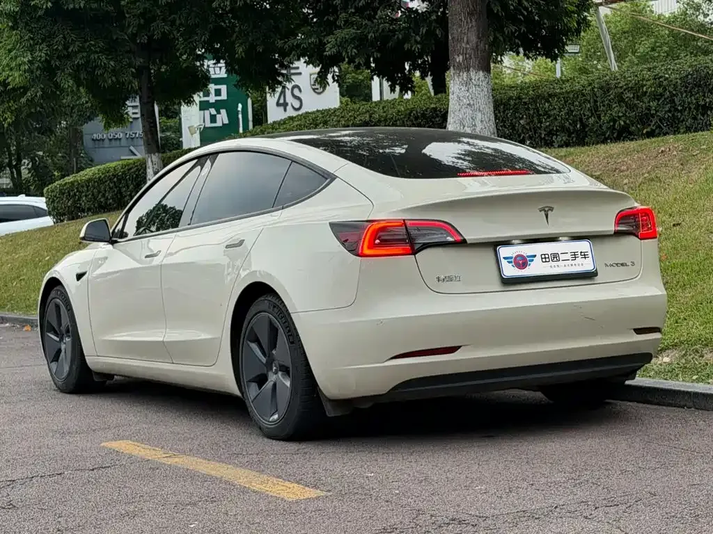 Tesla Model 3 — фото 4