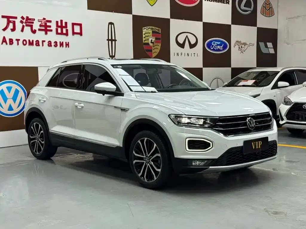 Volkswagen T-Roc — фото 10