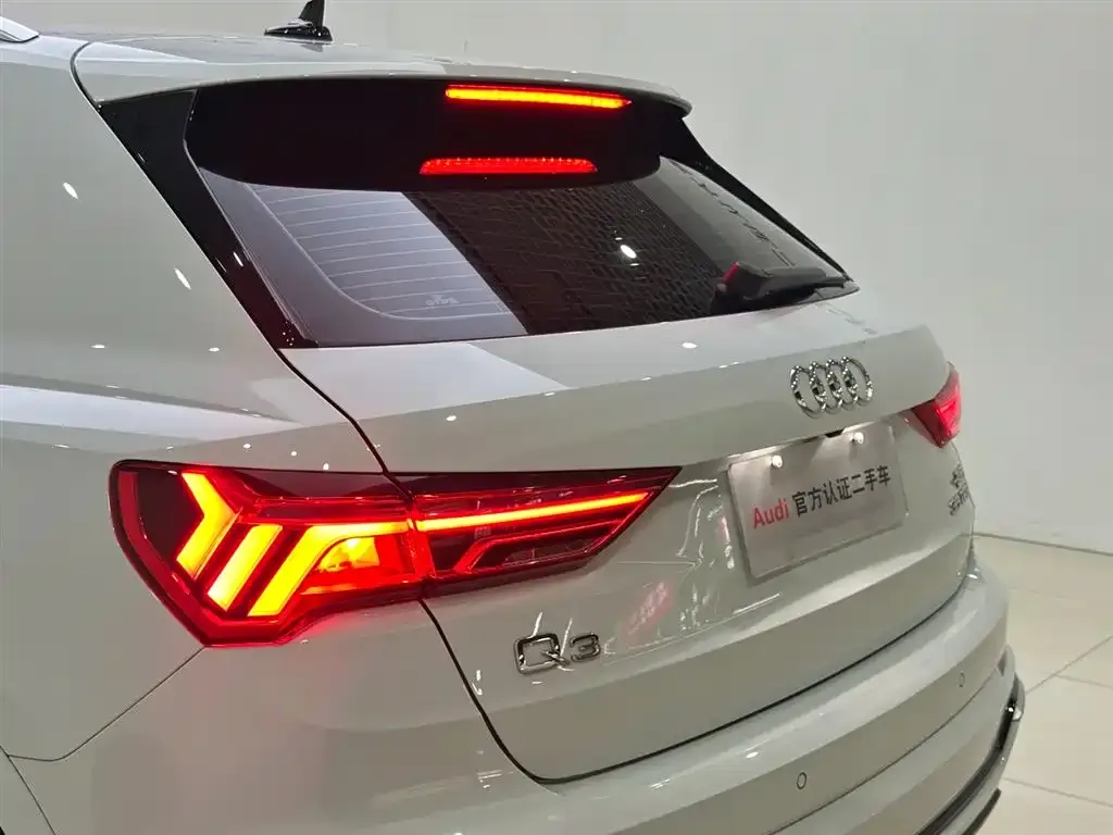 Audi Q3 — фото 10