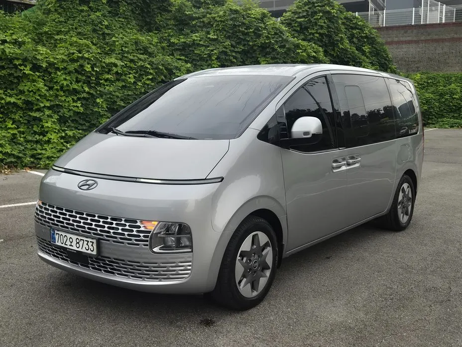 Hyundai Staria — фото 1