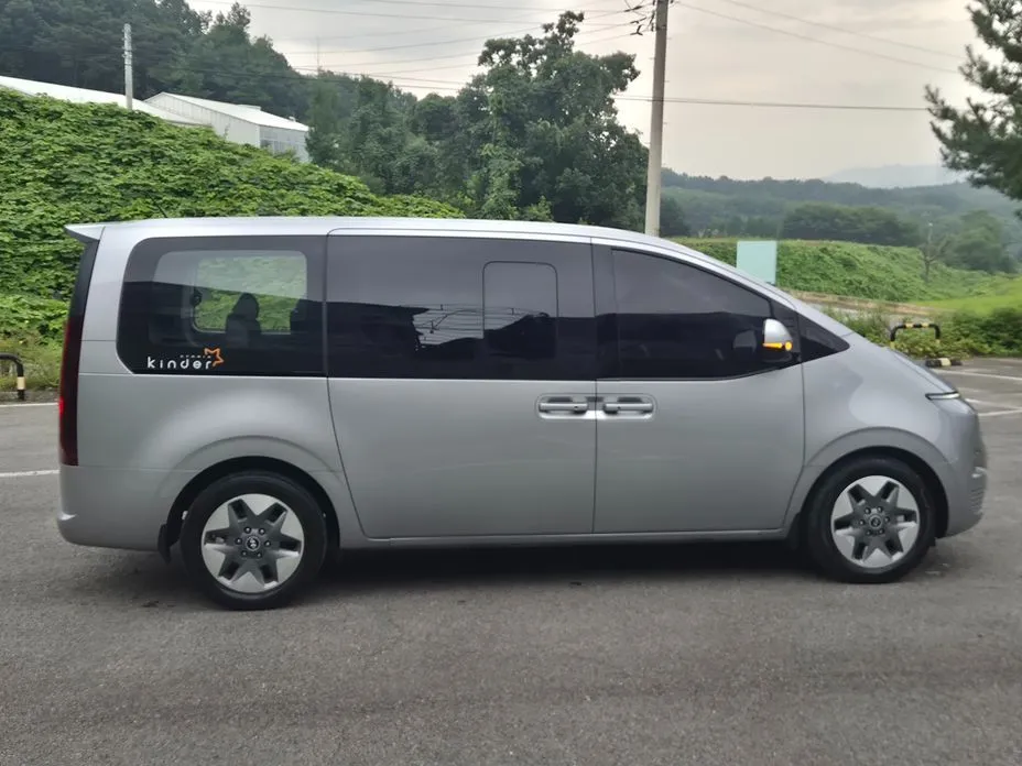 Hyundai Staria — фото 3