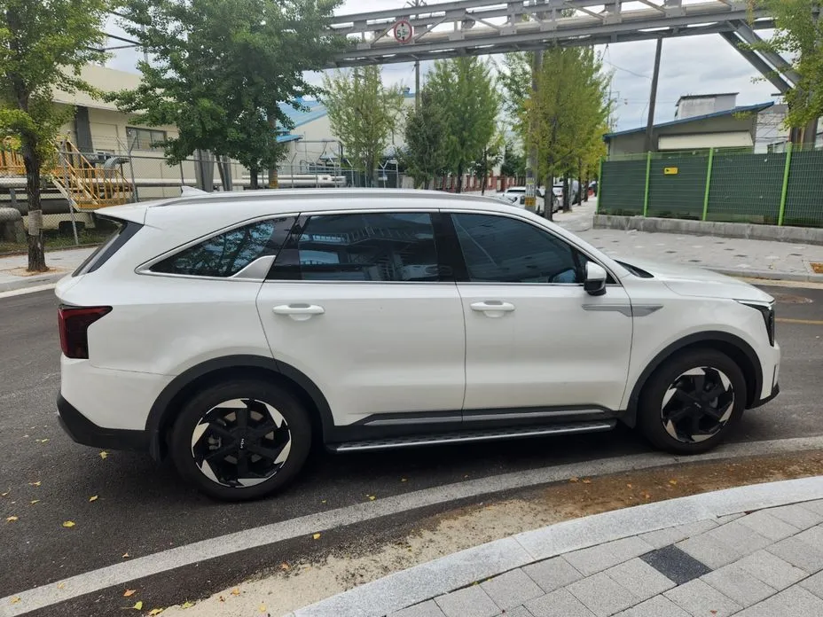 Kia Sorento — фото 5
