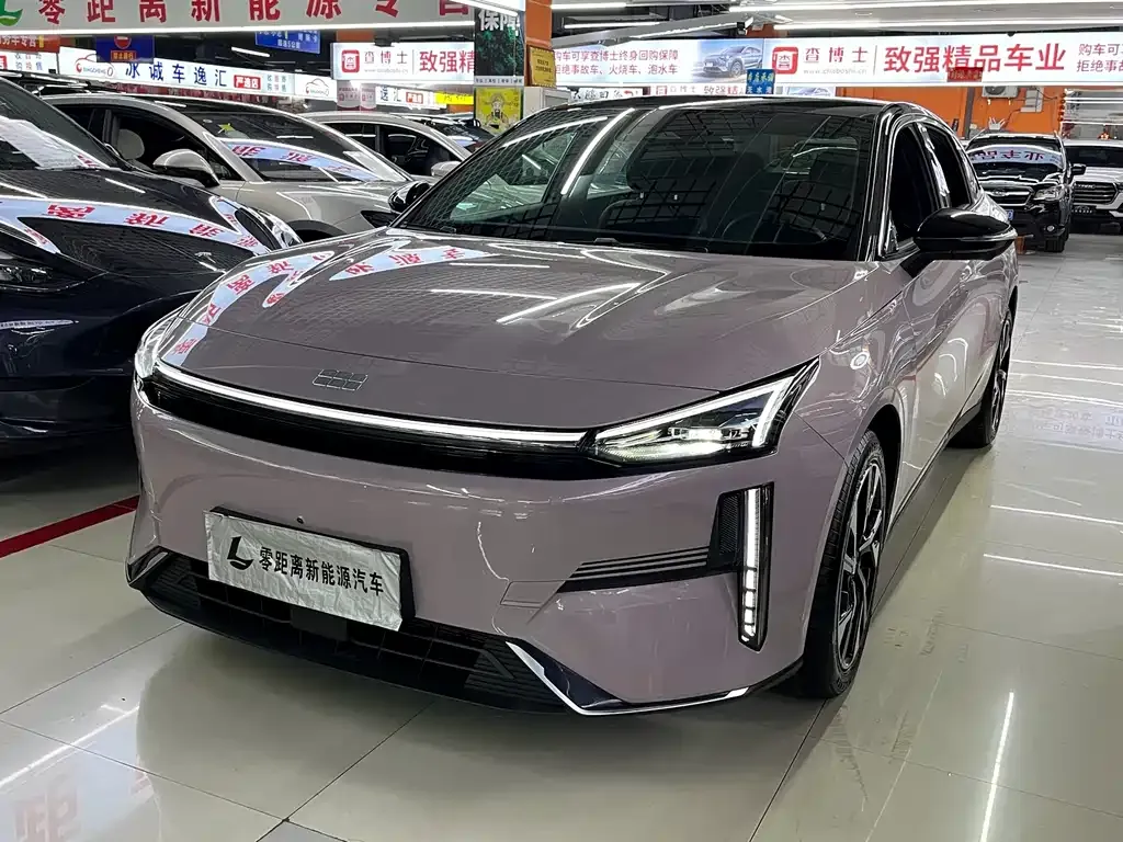 Geely Galaxy L6 — фото 1