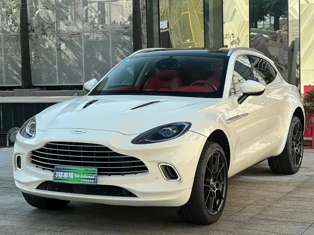 Aston Martin DBX — фото 1