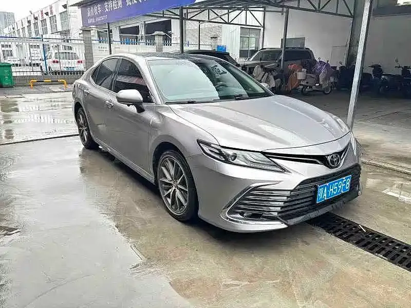 Toyota Camry — фото 7