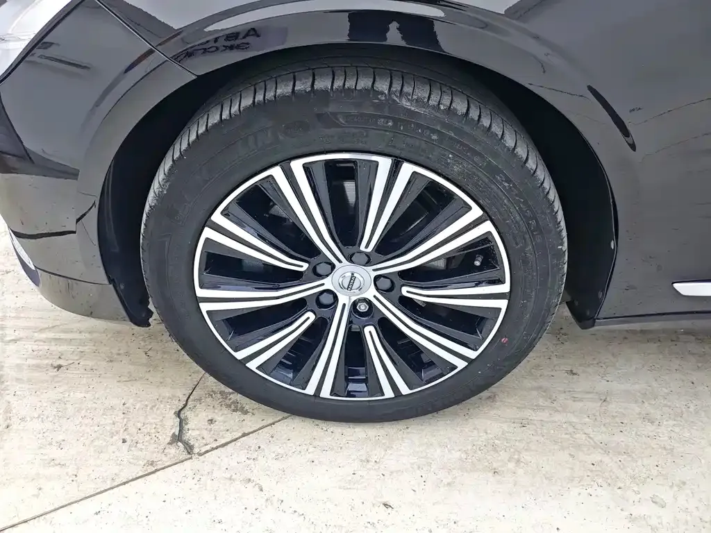 Volvo S90 — фото 4