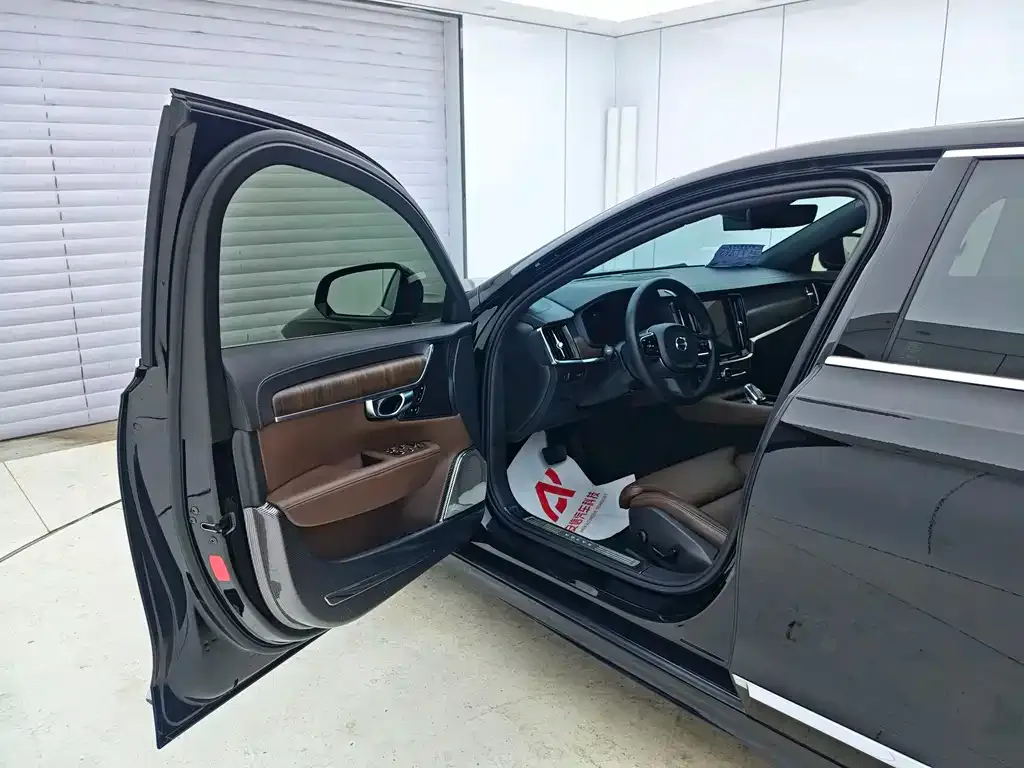 Volvo S90 — фото 7