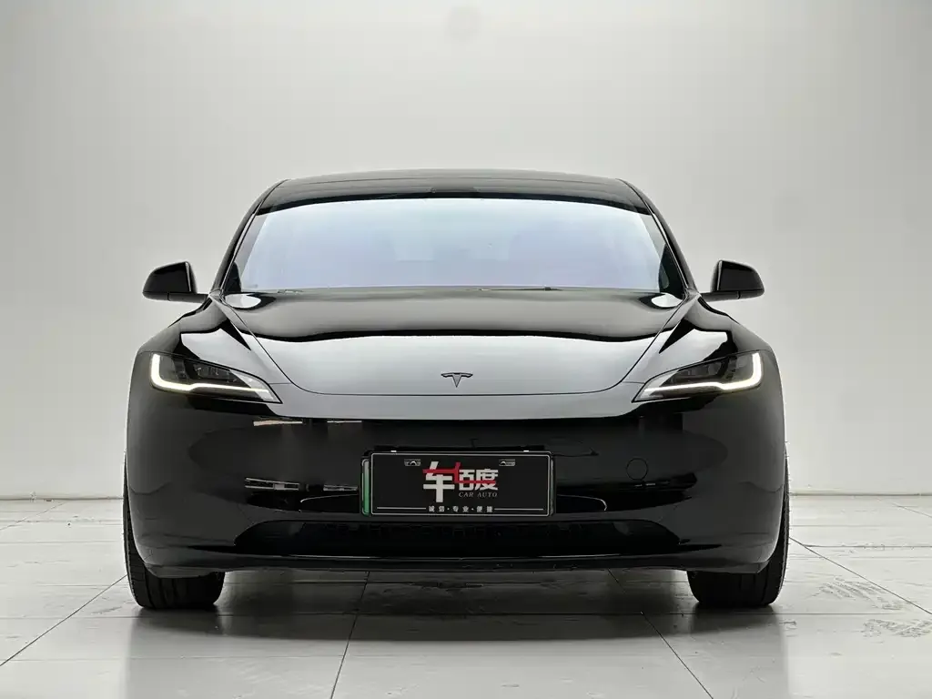Tesla Model 3 — фото 9