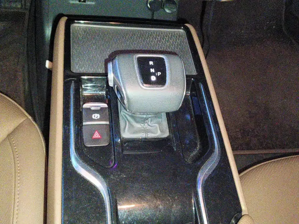 Hongqi E-QM5 — фото 7