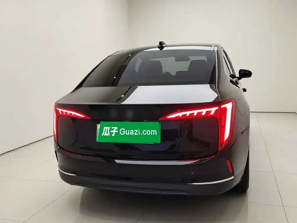 Hongqi E-QM5 — фото 2