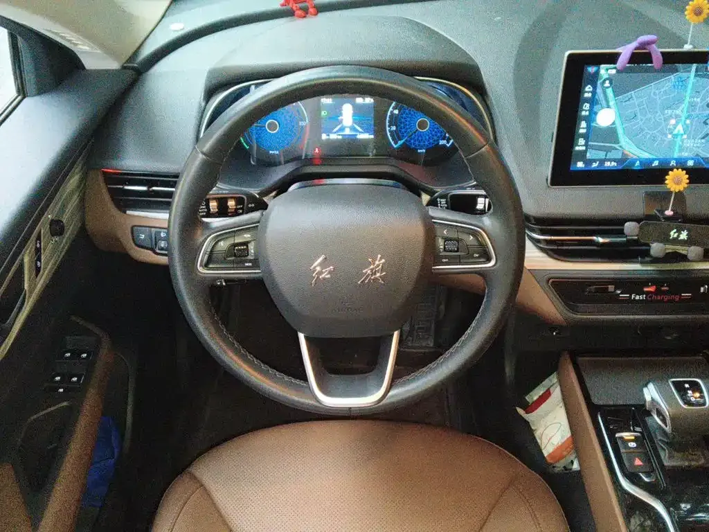 Hongqi E-QM5 — фото 6