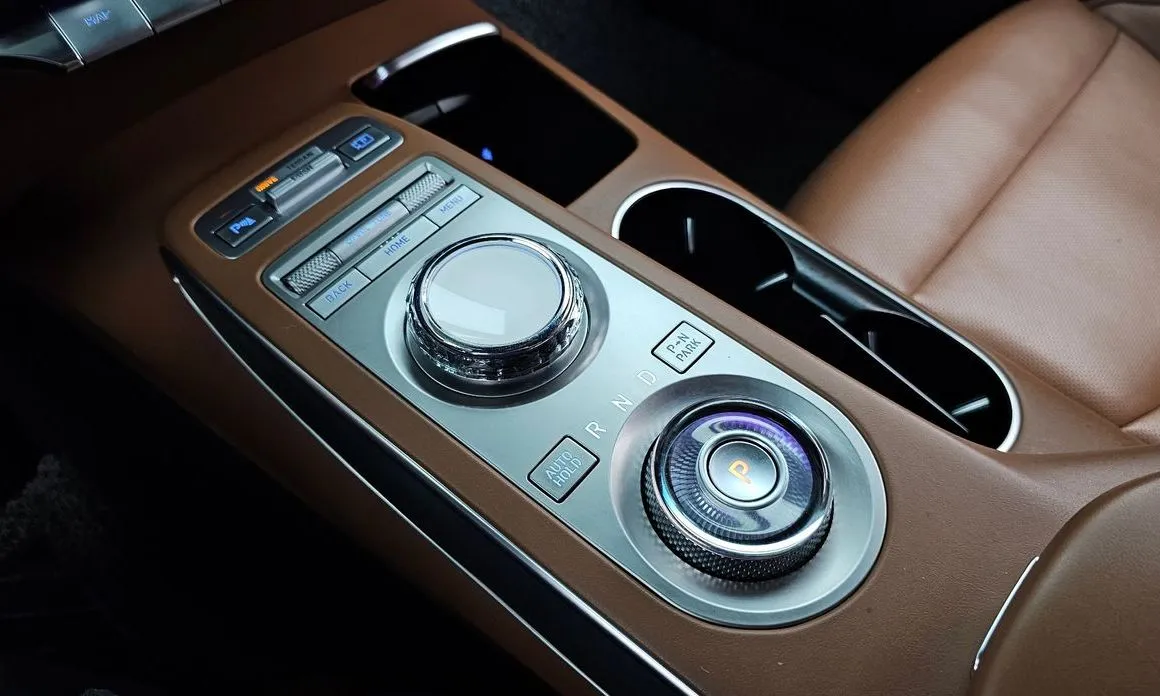 Genesis GV70 — фото 9