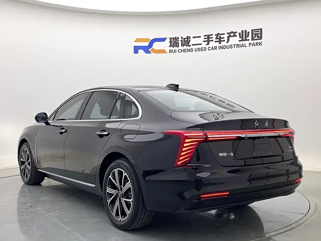 Hongqi H5 PHEV — фото 4