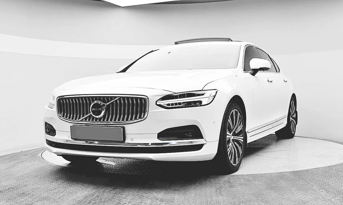 Volvo S90 — фото 1