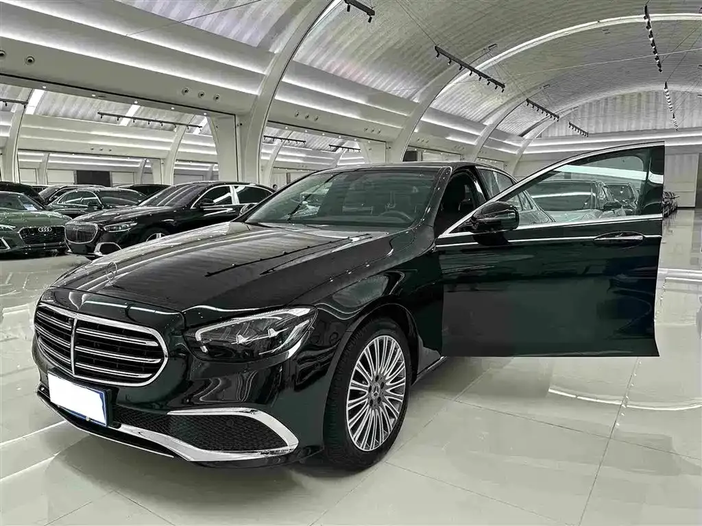 Mercedes-Benz E-Class — фото 10
