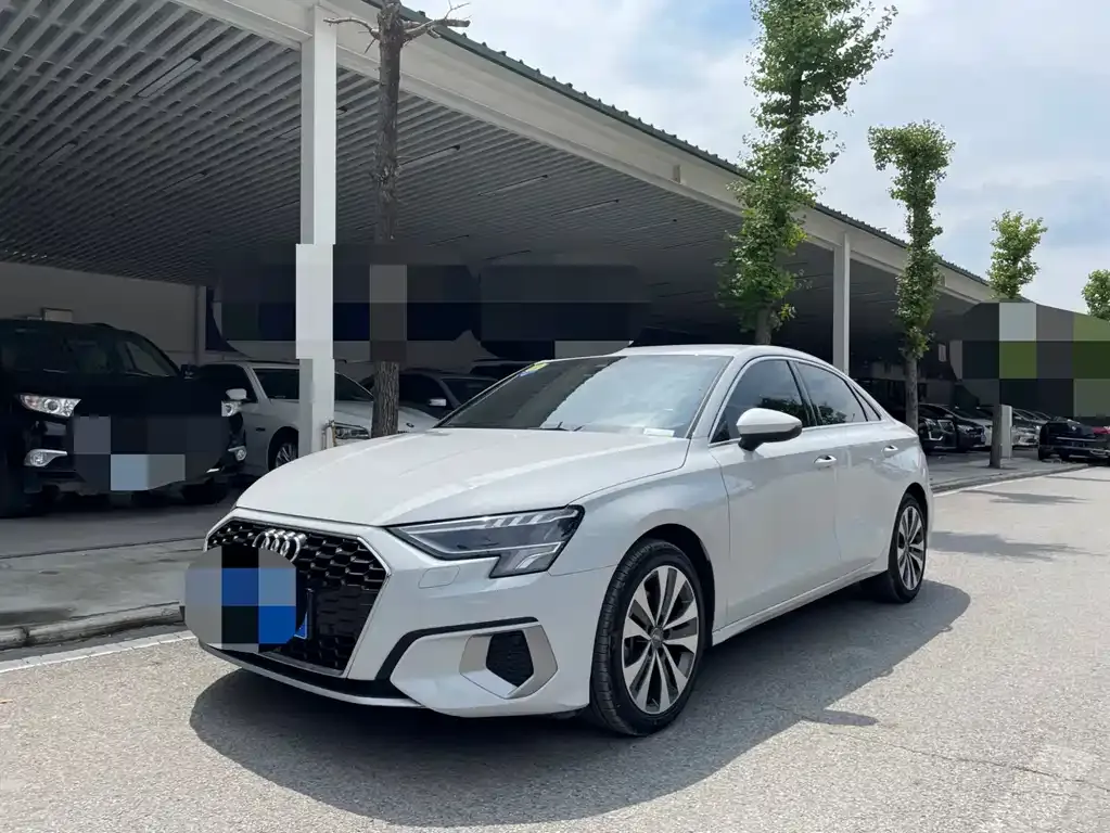 Audi A3 — фото 1