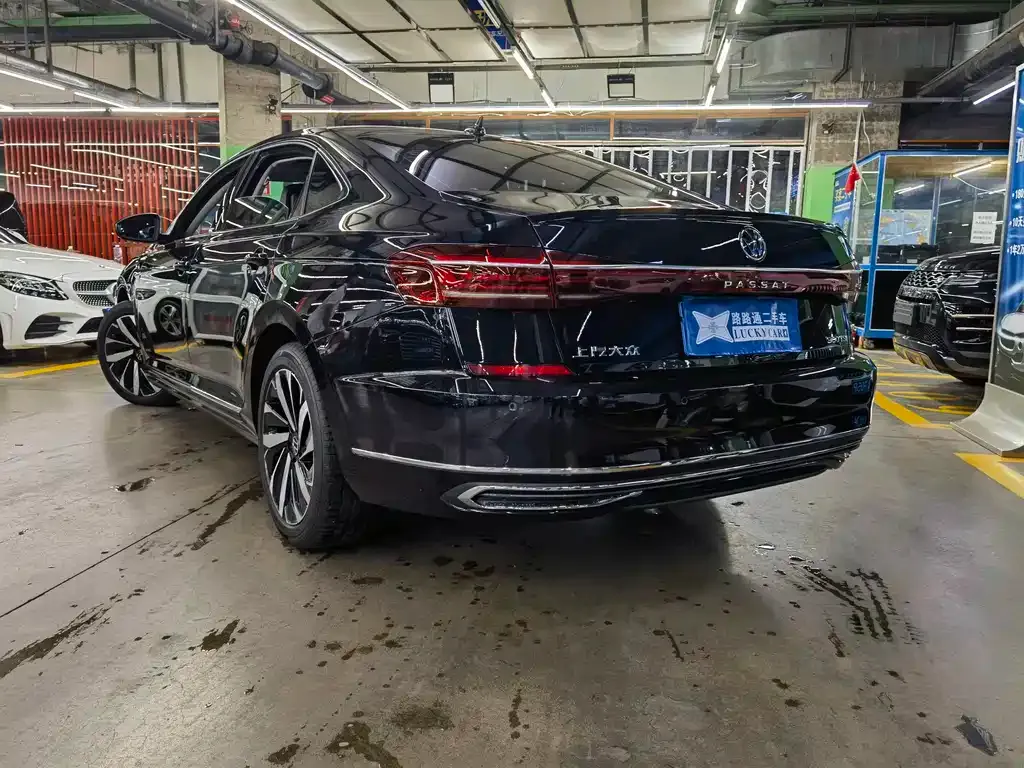 Volkswagen Passat — фото 8