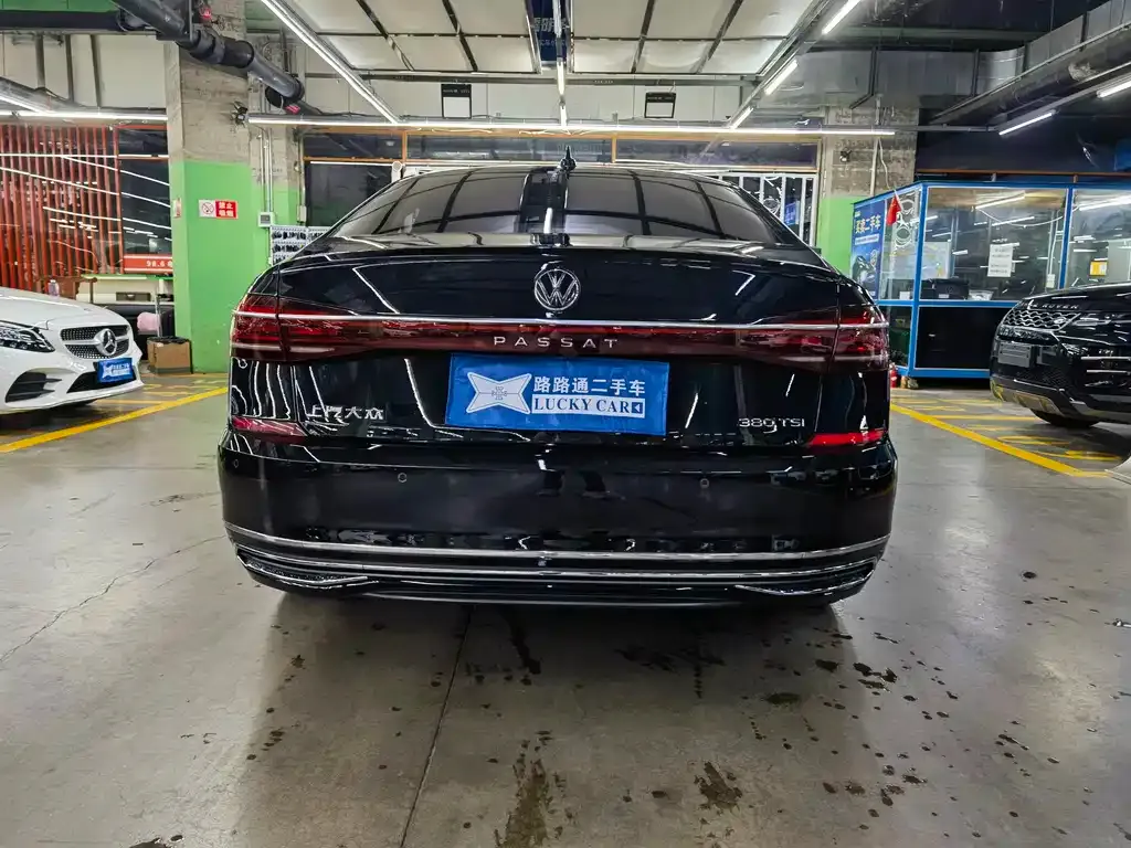 Volkswagen Passat — фото 9