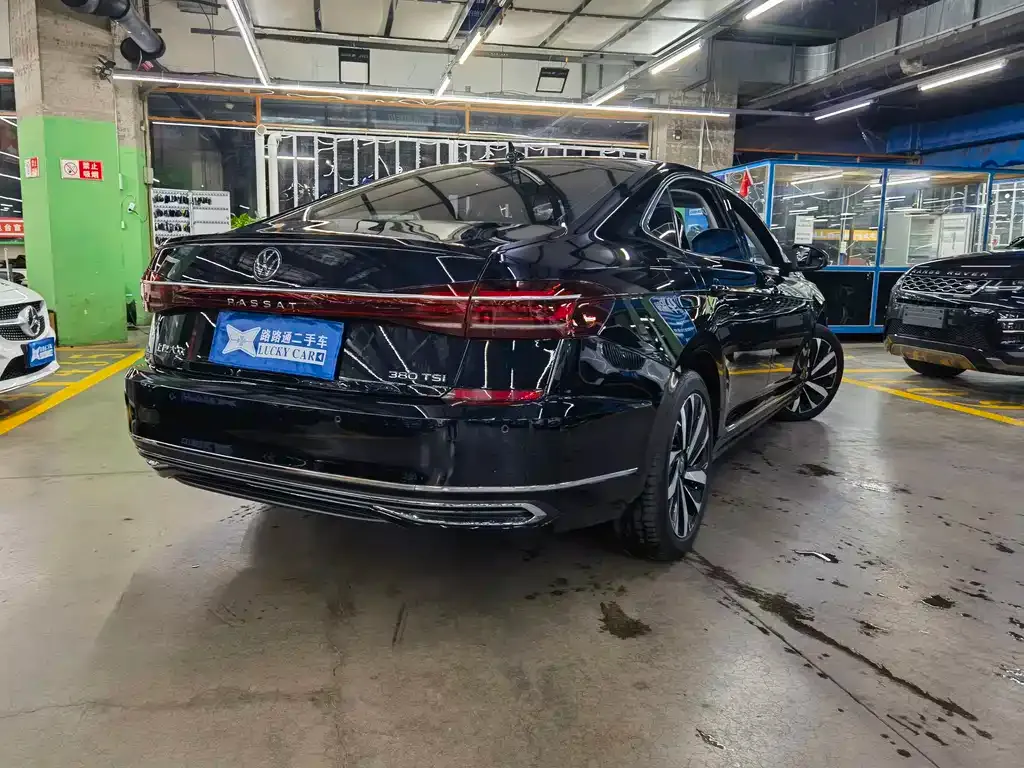 Volkswagen Passat — фото 5