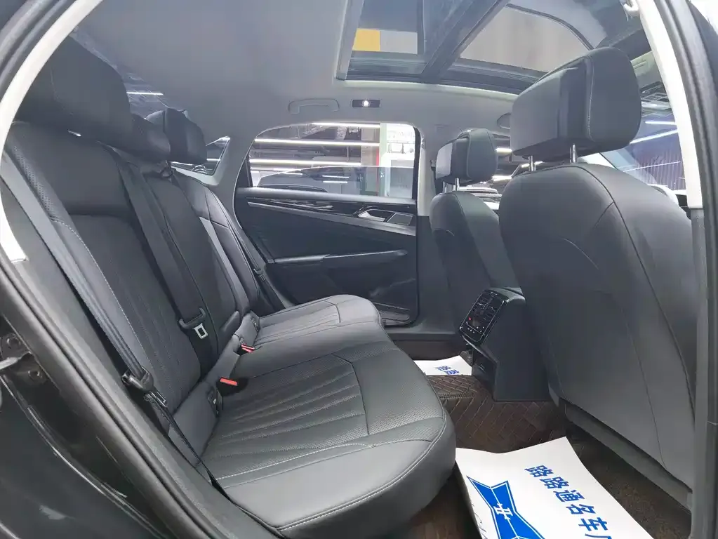 Volkswagen Passat — фото 2