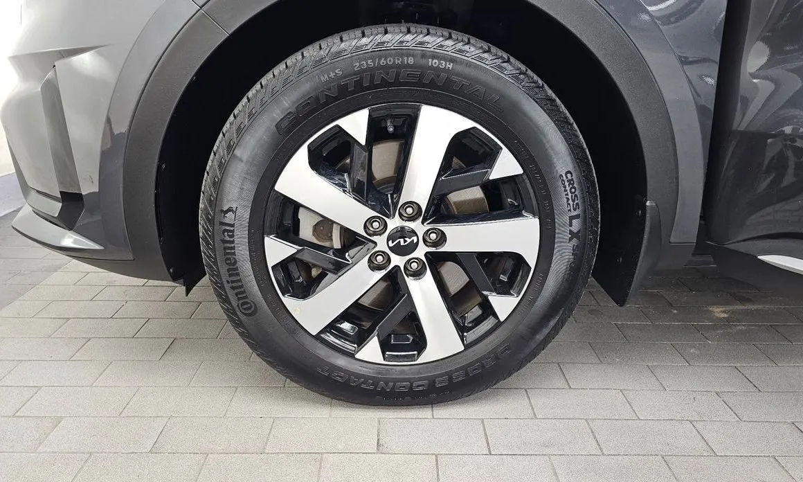 Kia Sorento — фото 9