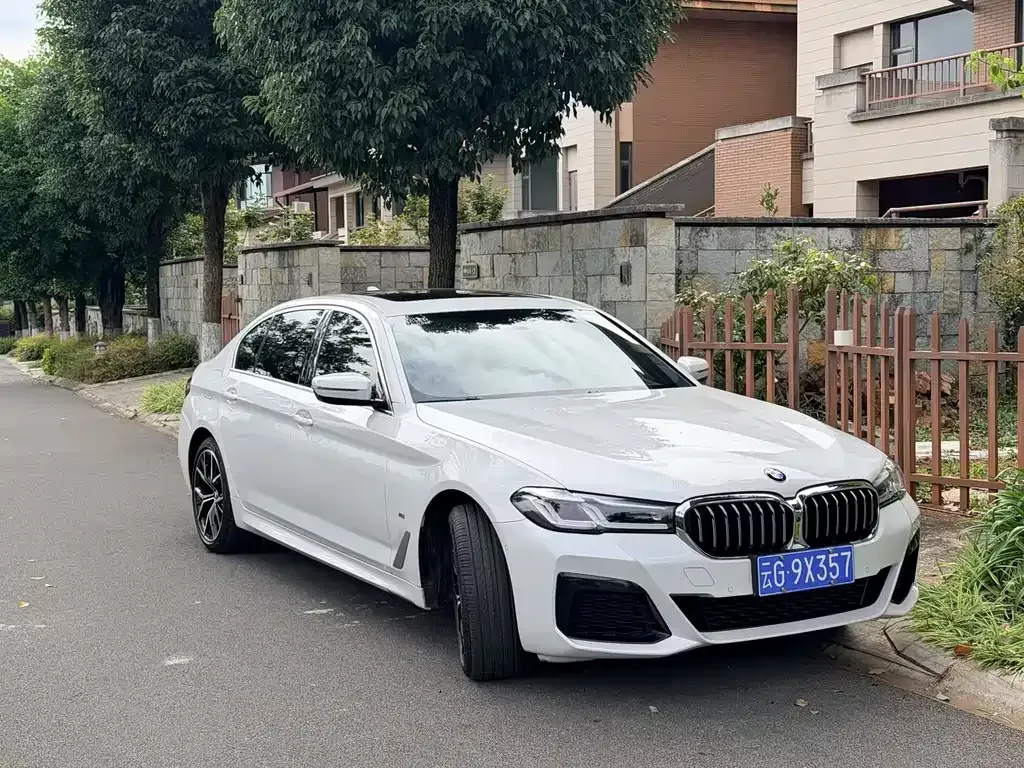 BMW 5 Series — фото 5