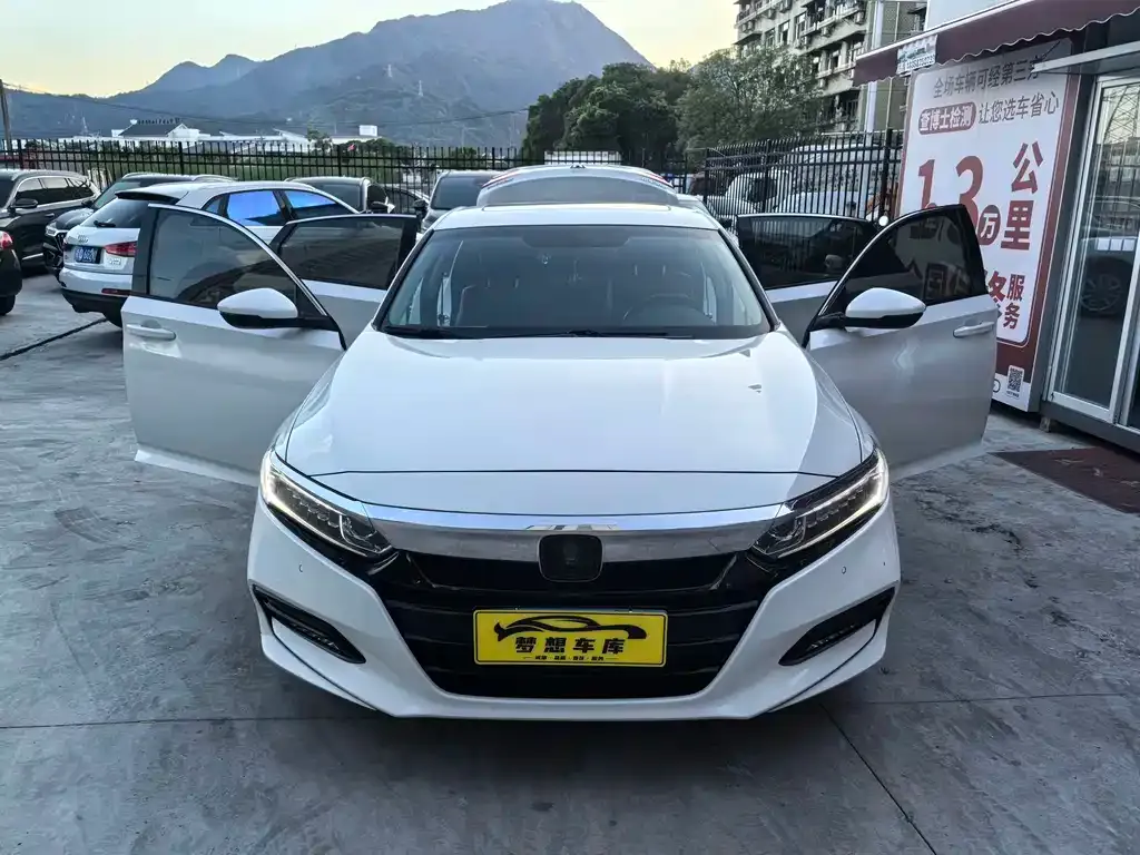 Honda Accord — фото 3