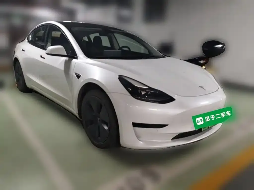 Tesla Model 3 — фото 9