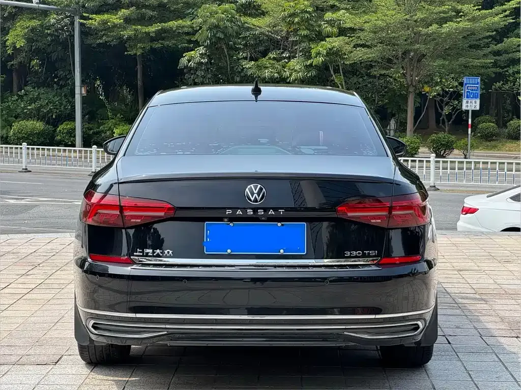 Volkswagen Passat — фото 7
